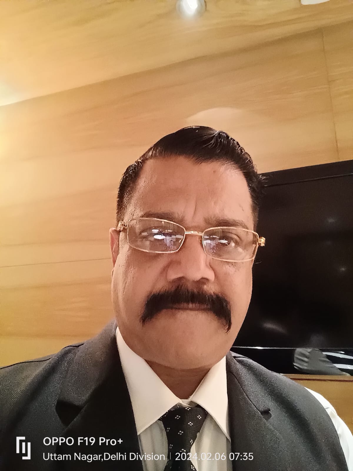 Dr. Rishi Kulshresth